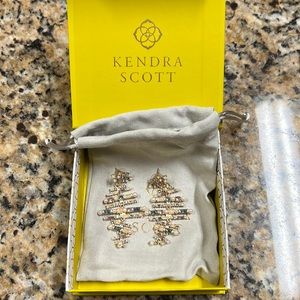 Beautiful Kendra Scott earrings